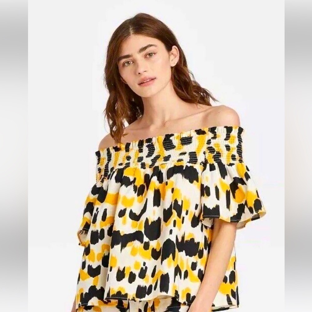WHO WHAT WEAR Yellow and Black Graphic Off Shoulder Crop Top Linen Blend